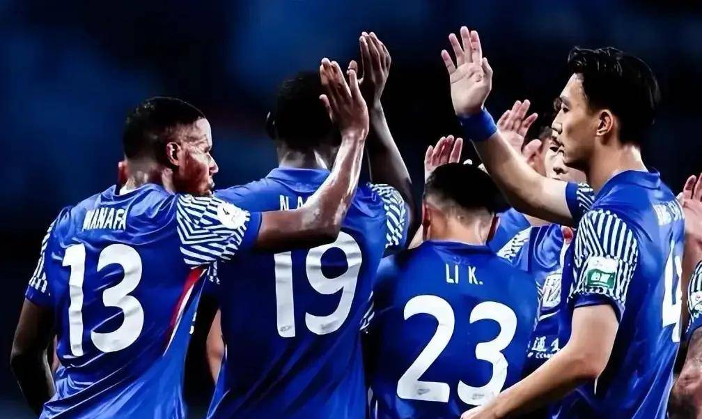 包含上海申花训练开放日，关键时刻内部沟通引欢呼，德甲在即，心理建设被强调的词条-九游体育官网入口